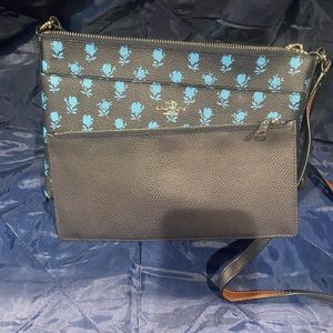 Crossbody purse